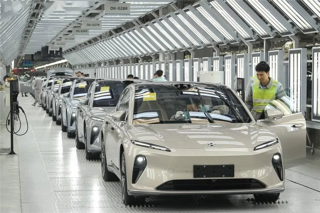 Electric vehicle assembly in China